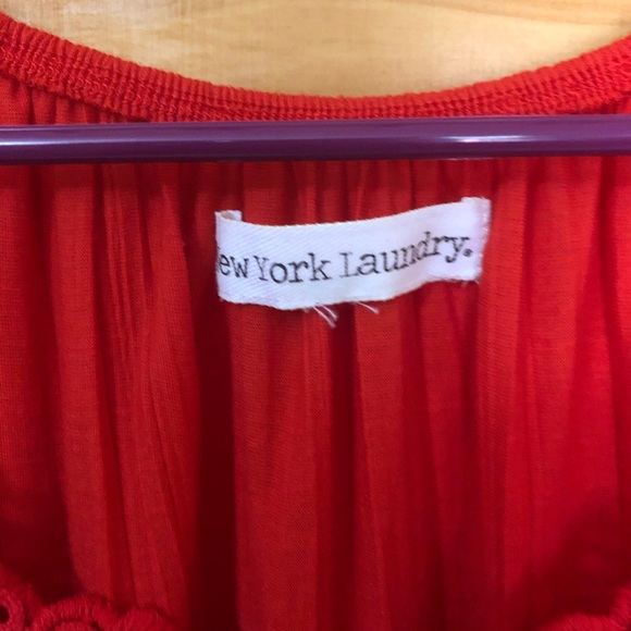 Women’s Top - Picture 2 of 2